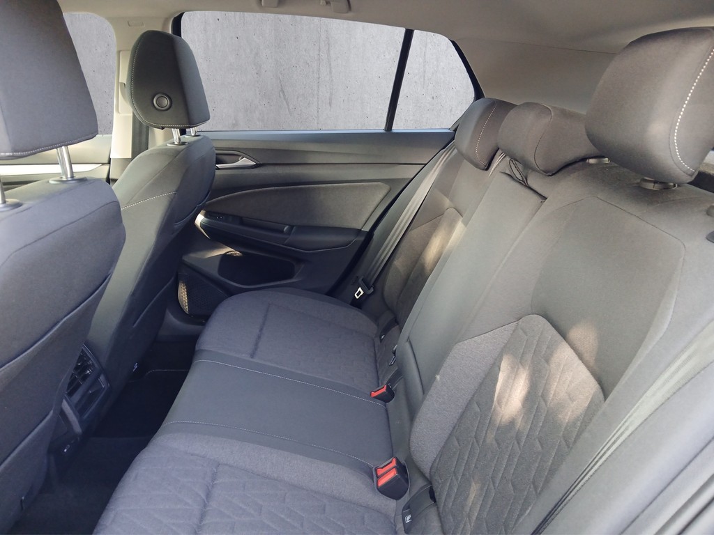 VW - Golf VIII Life 1.5 eTSI 85 kW DSG_4