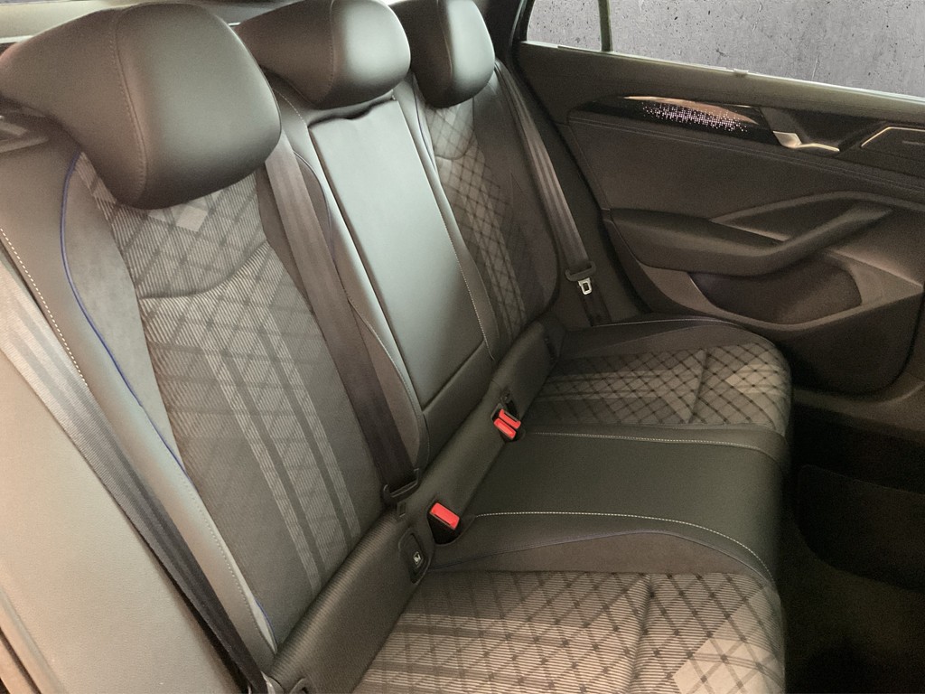 VW - Passat Variant R-Line 1.5 TSI Hybrid 130 kW DSG_11